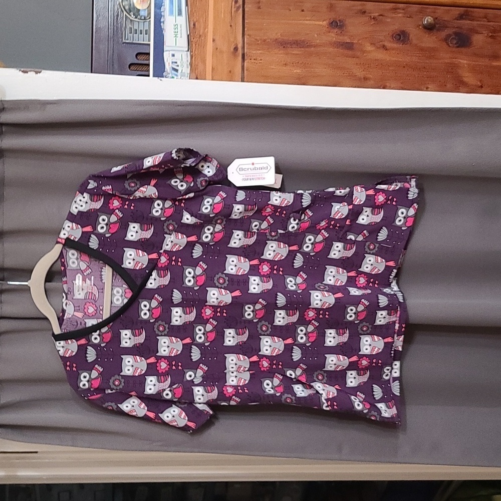 NWT Scrubaid Tapered Fit 4-Way Stretch Womens Purple W/Owls Pockets V-neck 14/16